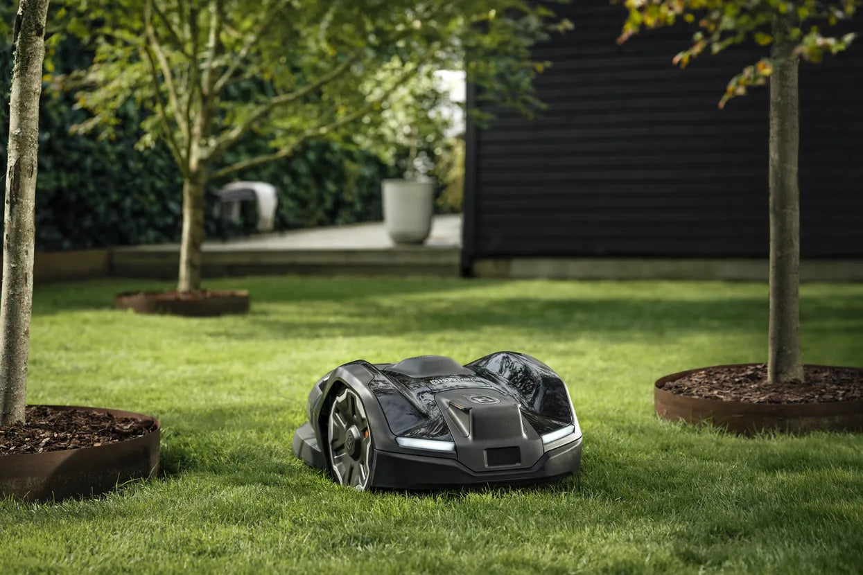 Husqvarna Automower® 405XE NERA med trådløs teknologi