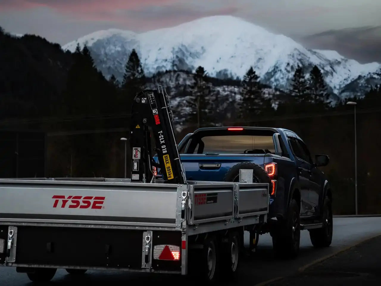 Varehenger XTREME 6825 KRAN NF 3500kg Tysse
