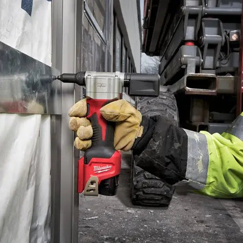 M12™ KOMPAKT POPNAGLEPISTOL Milwaukee