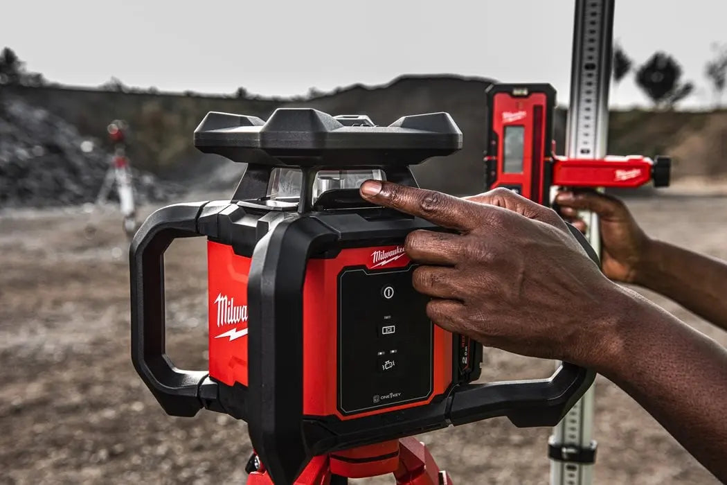 M18™ 600 M HORISONTAL ROTASJONSLASER MED ONE-KEY™ Milwaukee