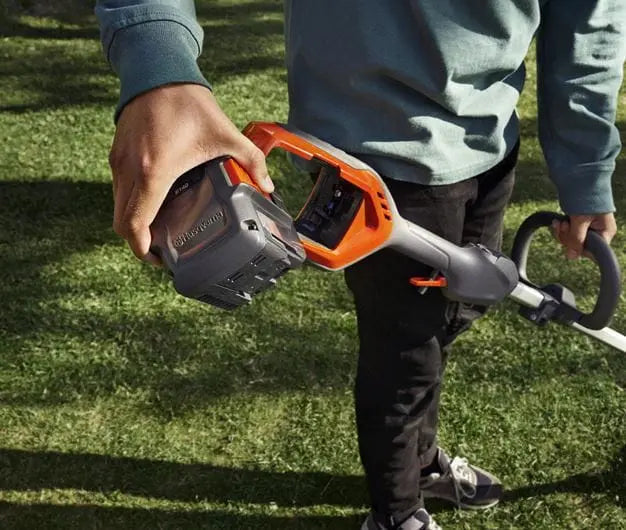 HUSQVARNA 215iL med batteri og lader Husqvarna