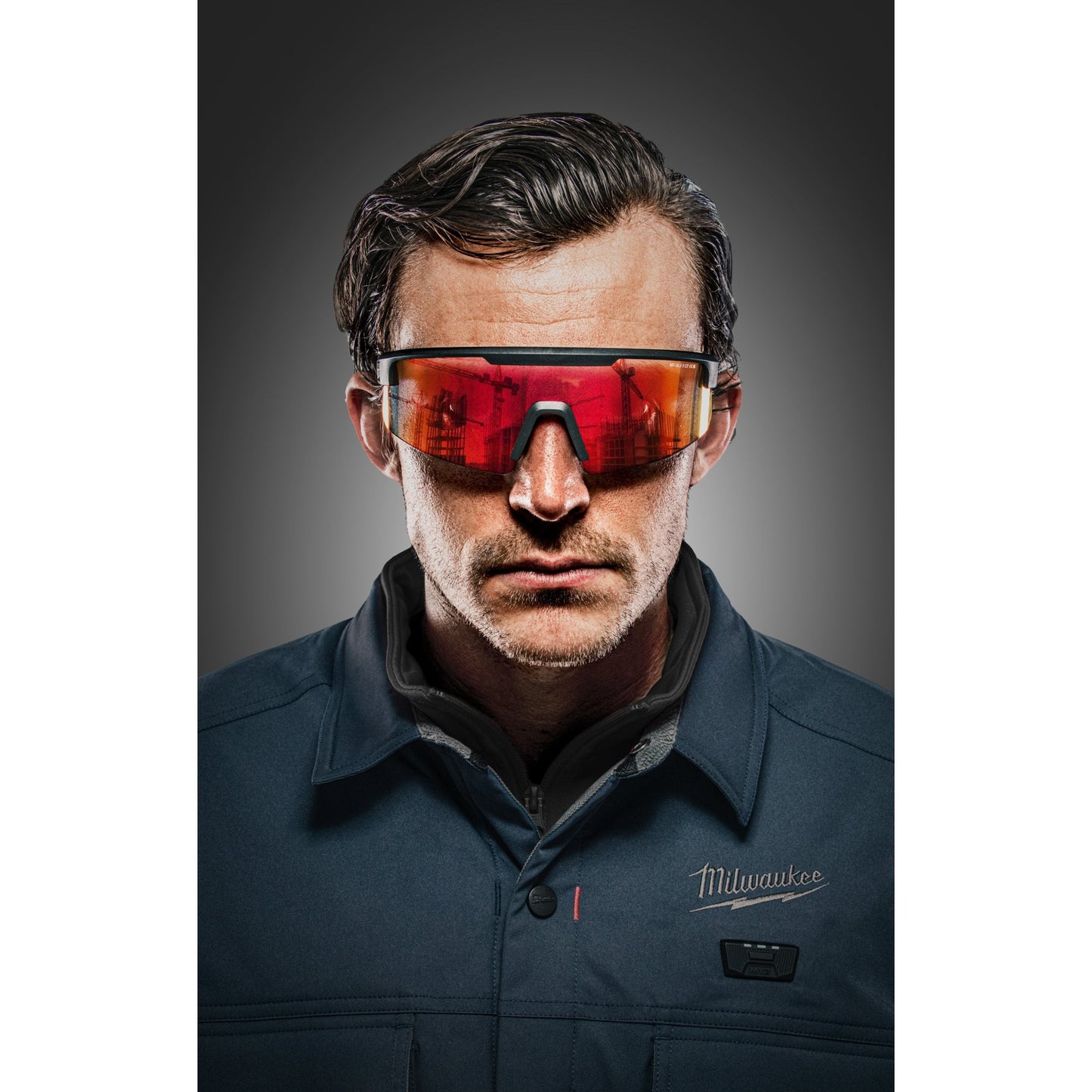 Milwaukee L-format vernebriller Sunburst i bruk
